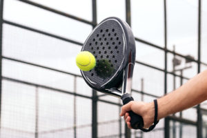 How to Find Your Ideal Padel Racket: Light or Heavy?